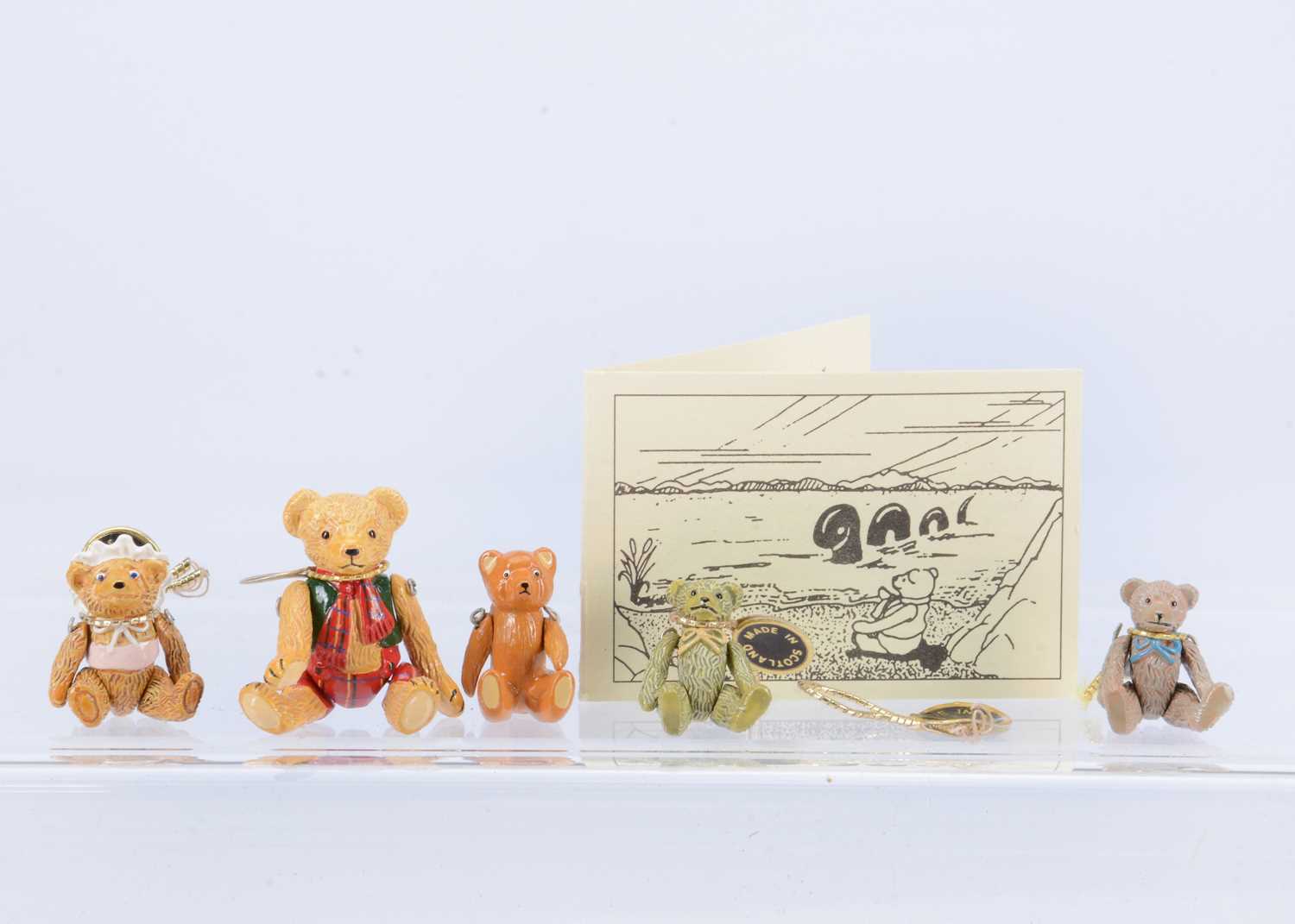 Lot 34 - A Hantel Miniatures limited edition MacTrevour teddy bear