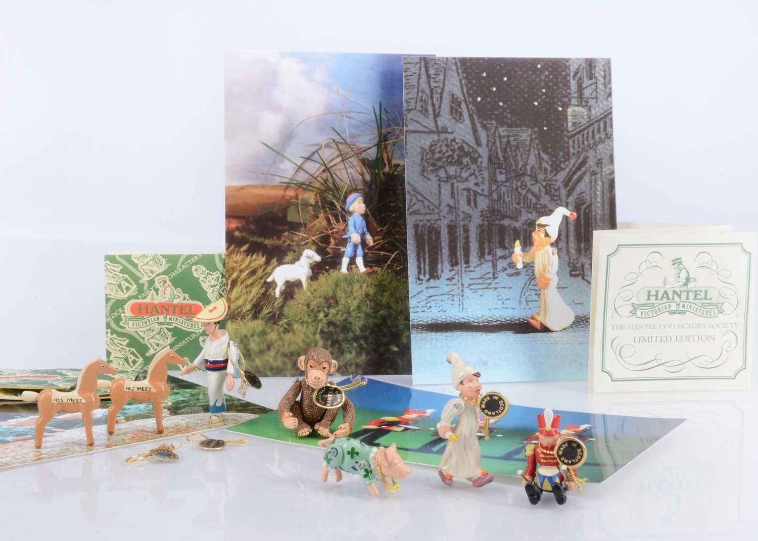 Lot 37 - Seven Hantel Miniature figures