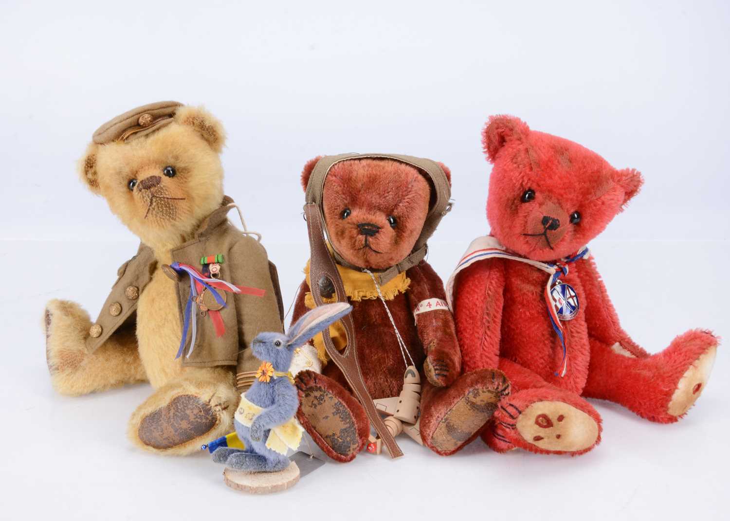 Lot 59 - Three Elize Geraghty artist teddy bears