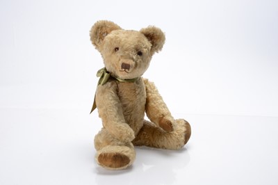 Lot 120 - A 1930s Merrythought teddy bear