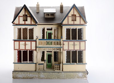 Lot 493 - An unusual Gottschalk painted wooden dolls’ house, circa 1913