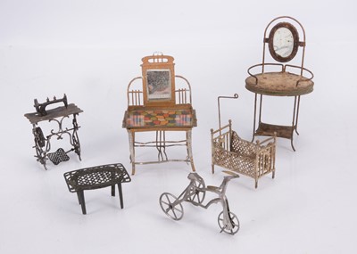 Lot 561 - German dolls’ house furniture