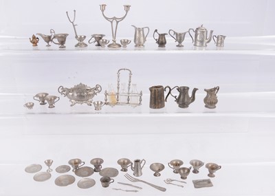 Lot 562 - German metal dolls’ house chattels
