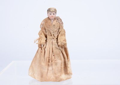 Lot 583 - A late 19th century Simon & Halbig dolls’ house doll