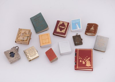 Lot 602 - Miniature books