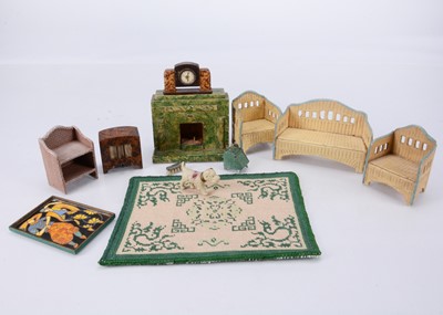 Lot 615 - 1930s dolls’ house furnishings