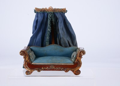 Lot 628 - A late 19th century German dolls’ house day bed