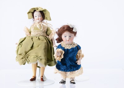 Lot 636 - A 1920s German 129 all-bisque Flapper dolls’ house doll