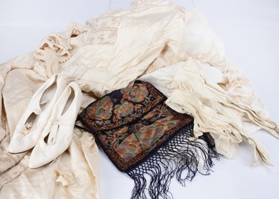 Lot 719 - A selection of women’s clothing