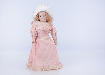 Lot 724 - A fine Alt, Beck & Gottschalk bisque turned shoulder-head doll