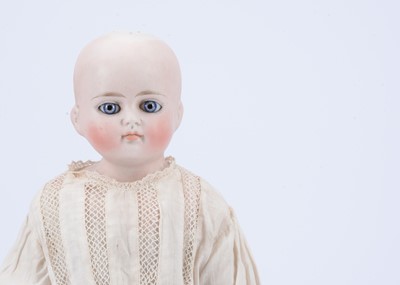 Lot 748 - A fine Kling solid dome turned shoulder head doll
