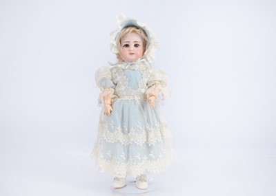 Lot 785 - A Simon & Halbig DEP child doll