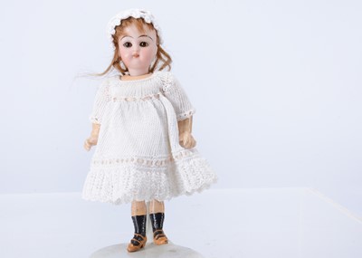 Lot 810 - A Simon & Halbig for Kammer & Reinhardt small child walking doll