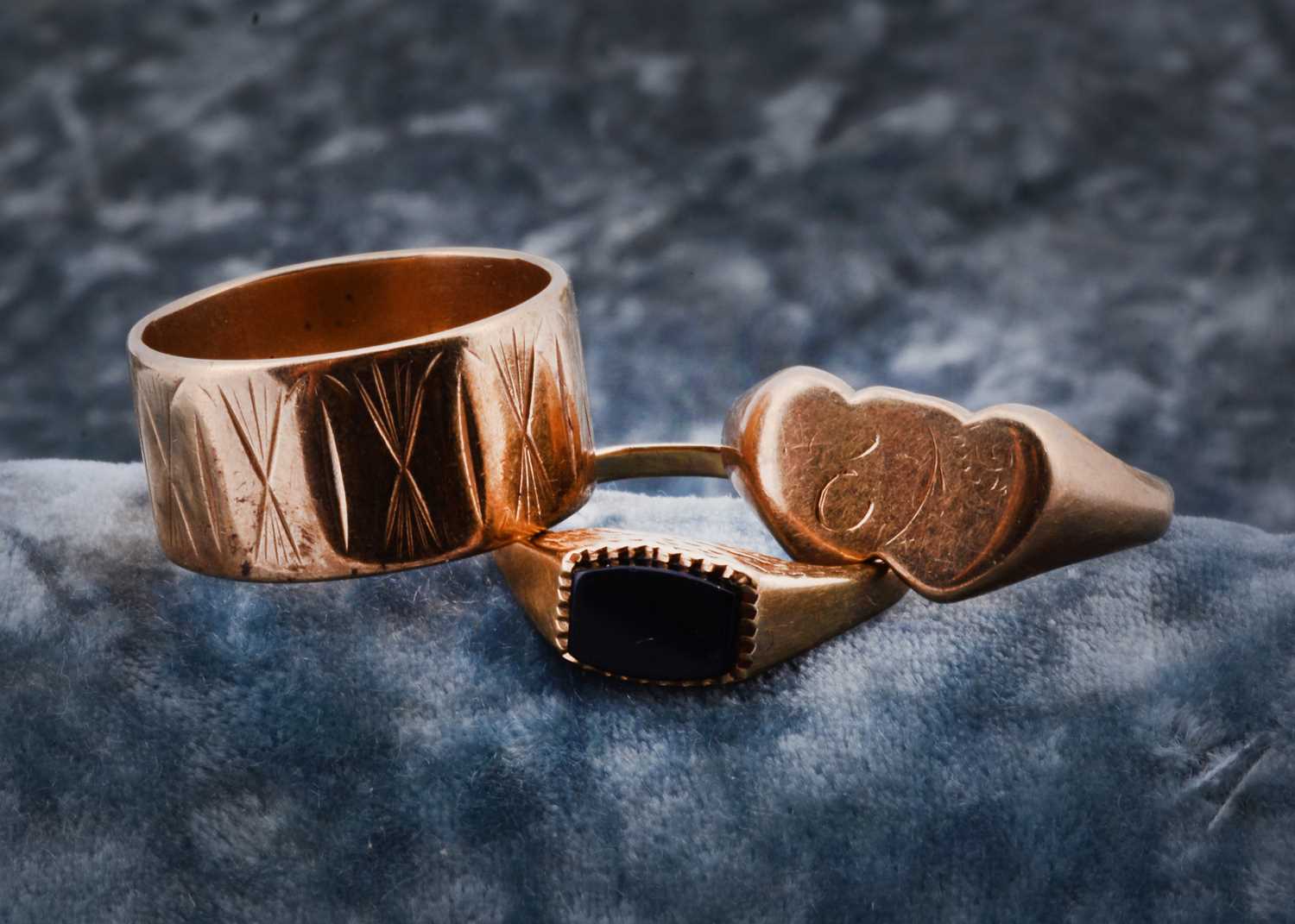 Lot 14 - A collection of 9ct gold rings