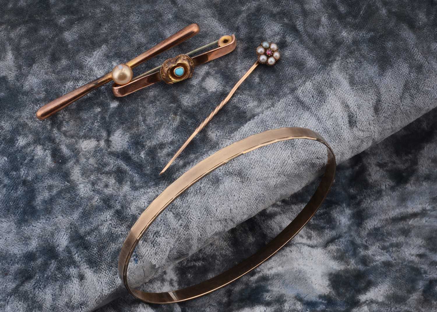 Lot 31 - A collection of yellow metal jewels