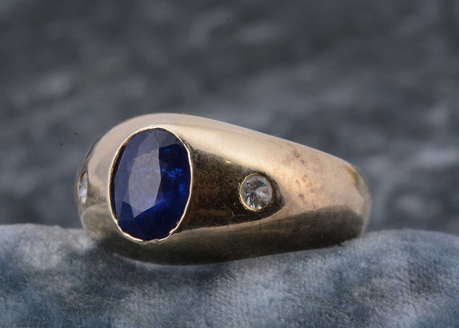 Lot 53 - A continental sapphire and diamond gentleman's dress ring