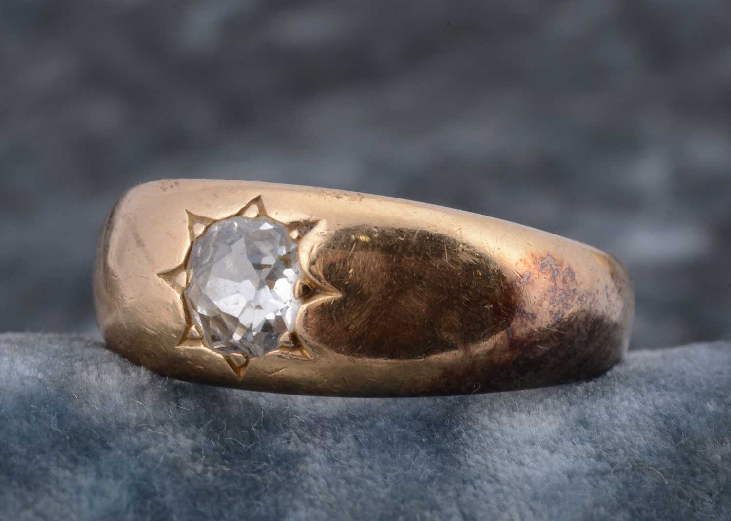 Lot 54 - A gentleman's 18ct gold diamond signet ring