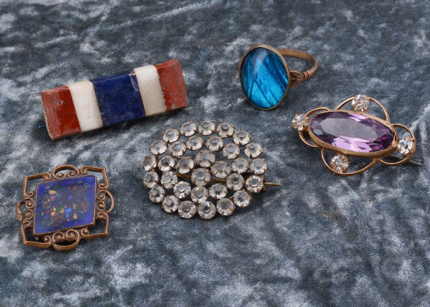 Lot 82 - A collection of paste set jewels