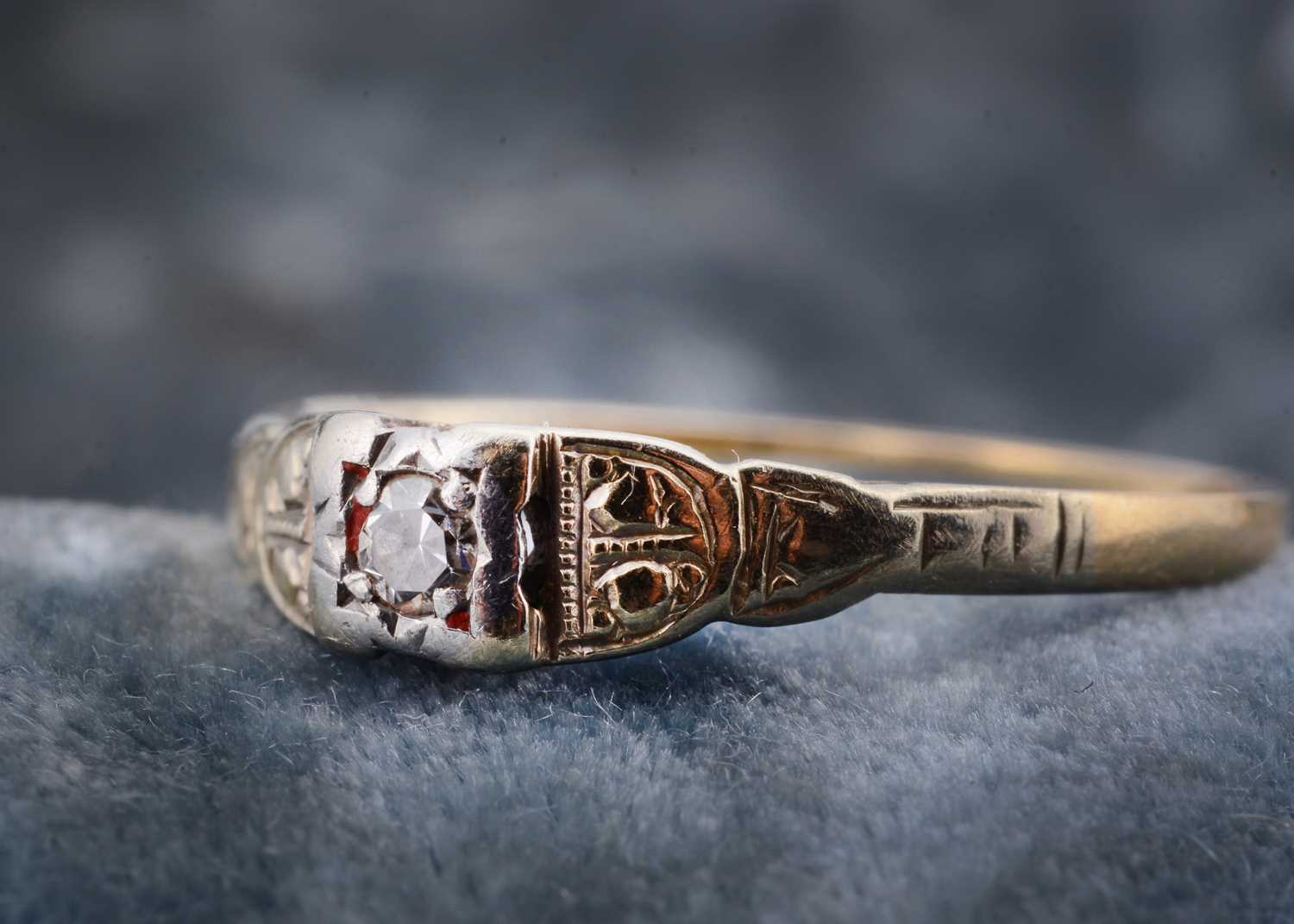 Lot 83 - An 18ct gold and platinum set dress ring