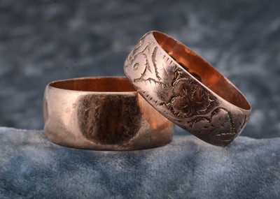 Lot 85 - Two 9ct gold wedding bands