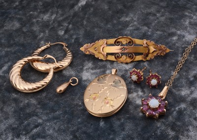 Lot 88 - A collection of 9ct gold