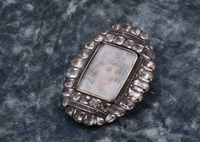 Lot 138 - An early 19th Century ivory portrait miniature
