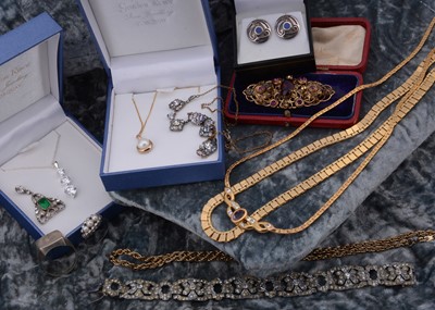 Lot 173 - A small quantity of costume jewellery