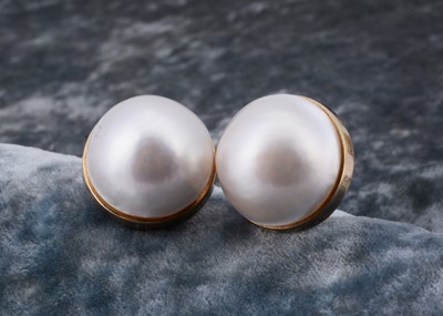 Lot 175 - A pair of mabe pearl ear studs