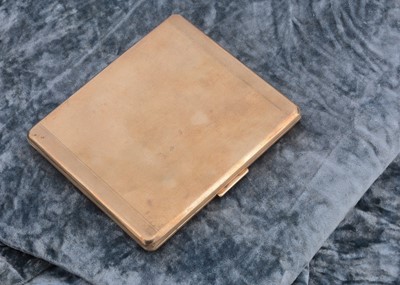 Lot 196 - A Mappin & Webb George V 9ct gold cigarette case