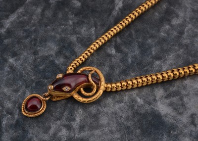 Lot 208 - A 19th century yellow metal serpent, ouroboros garnet and diamond necklace