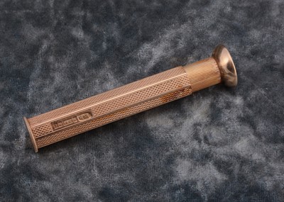 Lot 224 - A 9ct gold cigar borer