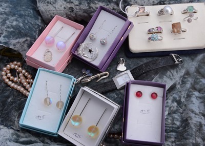 Lot 250 - A collection of silver gem set rings