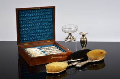 Lot 322 - A collection of Victorian and 20thc century silver and silver plate