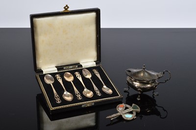 Lot 330 - A collection of Victorian and later silver and silver plated items