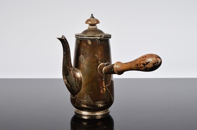Lot 339 - A George V silver hot chocolate pot by Goldsmiths & Silversmiths