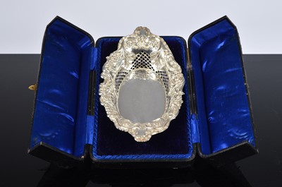 Lot 347 - A cased George V silver dish by Nathan & Hayes