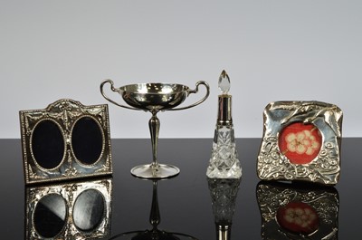Lot 355 - An Edwardian silver small tazza by Roberts & Belk