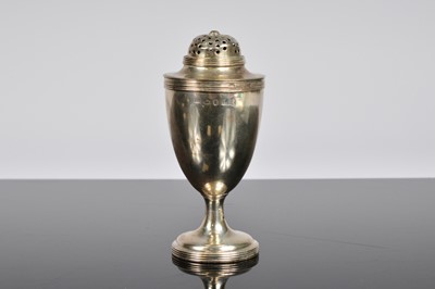 Lot 365 - A George III silver pounce pot