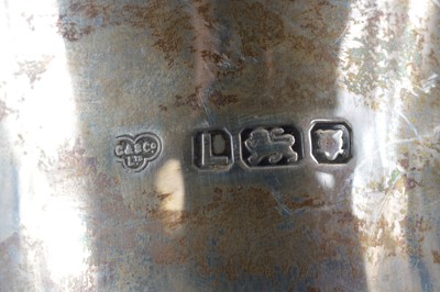 Lot 381 - A George VI silver cocktail shaker by Goldsmiths & Silversmiths