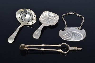 Lot 392 - Four collectable silver items