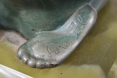 Lot 425 - An Art Deco style figure