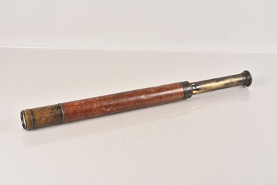 Lot 32 - An early 20th Century Voigtlander & Son of Braunschweig German single draw telescope