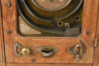 Lot 47 - An early 20th Century Allwin De Luxe Penny Slot Machine