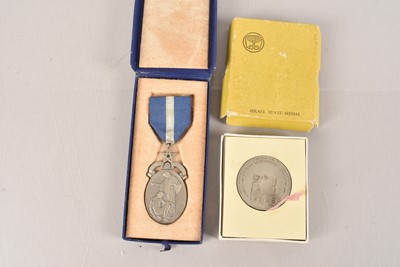 Lot 75 - A Royal Masonic Hospital silver hallmarked medallion