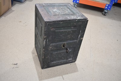Lot 83 - A Georgian Safe