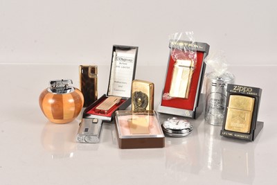 Lot 86 - A collection of various Lighters