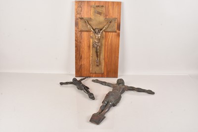 Lot 211 - A large Corpus on Cross