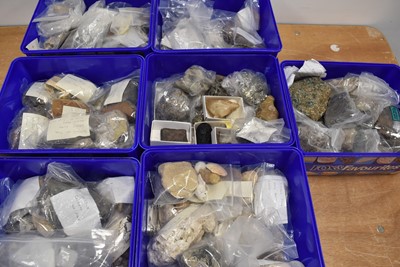 Lot 275 - A quantity of Minerals and Fossils