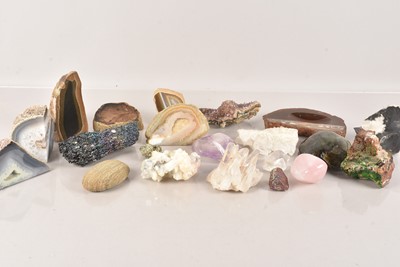 Lot 292 - A collection of various Rocks and Minerals