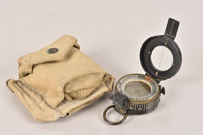 Lot 603 - A WWII Military Issue Pocket Compass